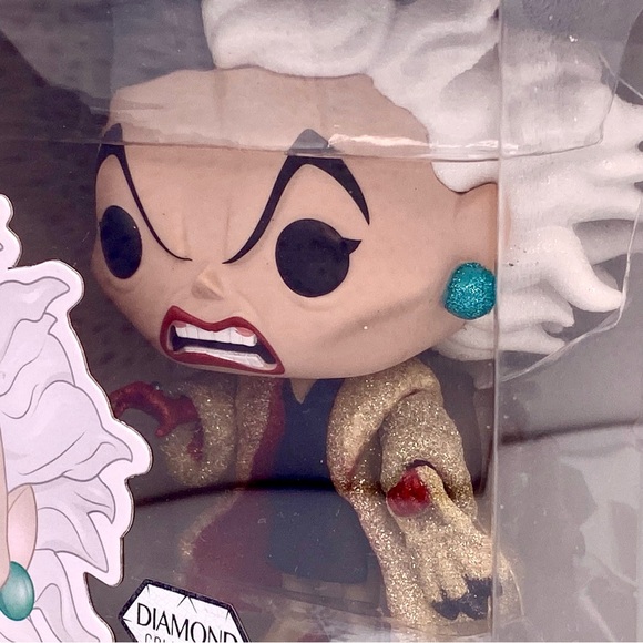 Funko Pop Disney Villains Cruella De Vil 736 Emma Stone Vaulted Figure Exclusive - Picture 3 of 9